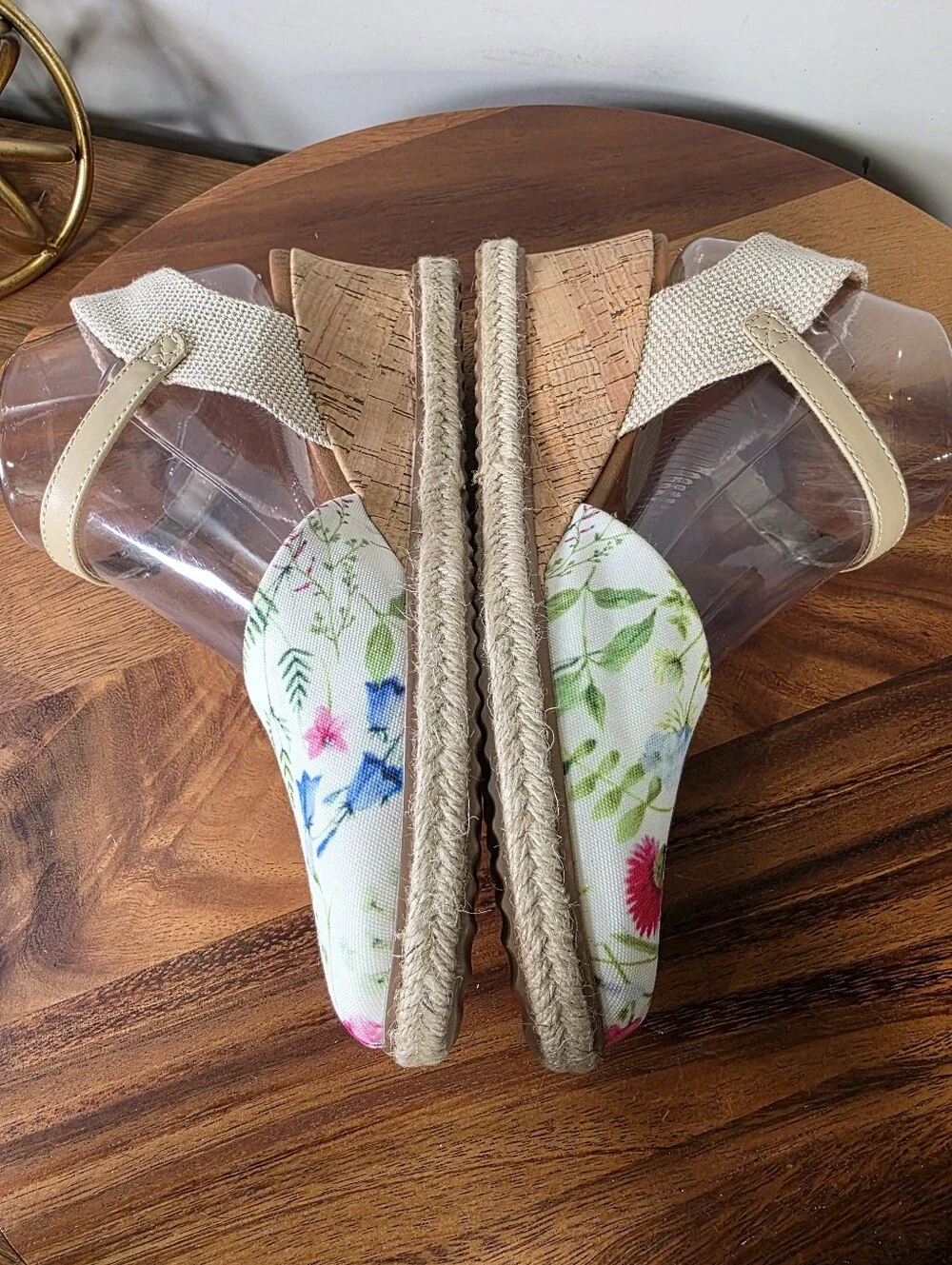 Baretraps Ocean Floral Closed Toe Espadrille Wedge Sandals Size 7 Like New